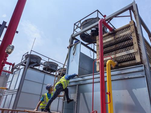 商業冷卻塔噪聲處理解決的方法(冷卻塔噪音擾民怎么解決)